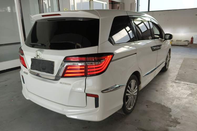 Used Honda Elysion 2016 2.4L Style Edition Rear Right 45 Deg