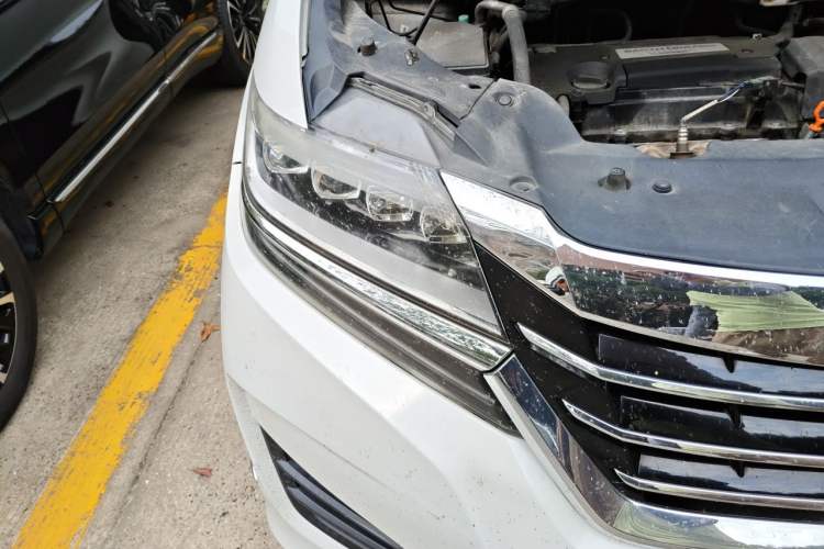 Used Honda Elysion 2016 2.4L Luxury Edition Right Front Headlight