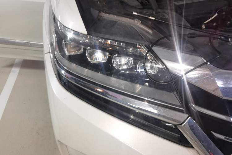 Used Honda Elysion 2016 2.4L Luxury Edition Right Front Headlight