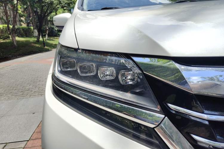 Used Honda Elysion 2016 2.4L Luxury Edition Right Front Headlight