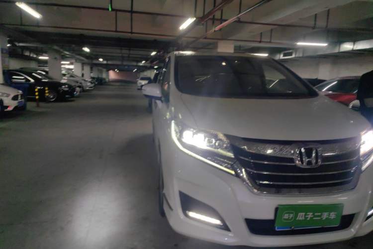 Used Honda Elysion 2016 2.4L Luxury Edition Right Front Headlight