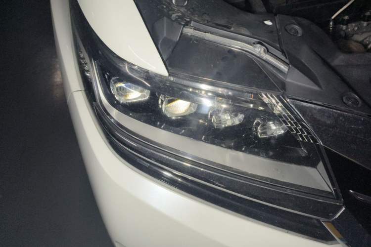 Used Honda Elysion 2016 2.4L Luxury Edition Right Front Headlight
