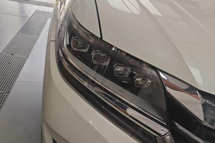 Used Honda Elysion 2016 2.4L Luxury Edition Right Front Headlight