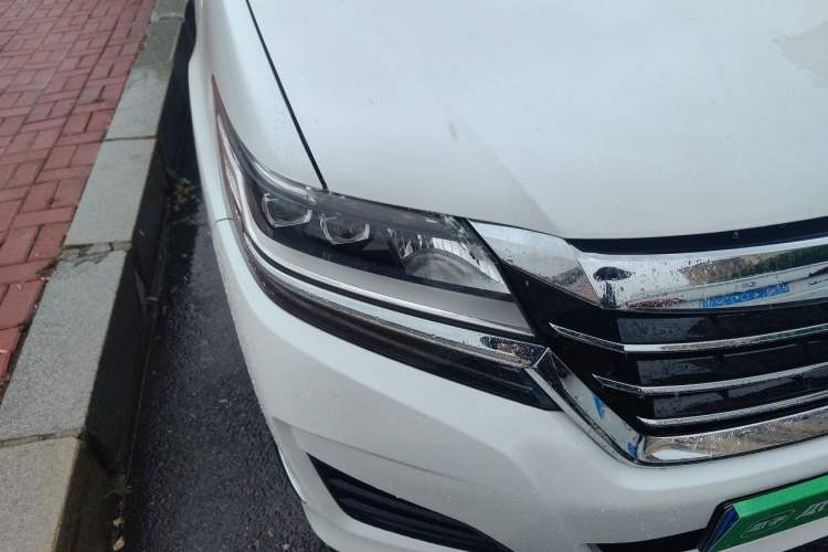 Used Honda Elysion 2016 2.4L Style Edition Right Front Headlight