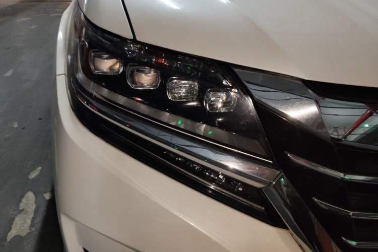 Used Honda Elysion 2016 2.4L Luxury Edition Right Front Headlight