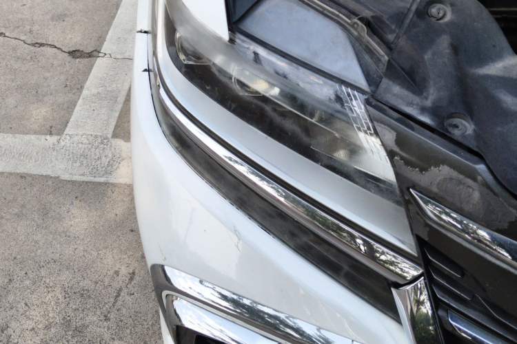 Used Honda Elysion 2016 2.4L Style Edition Right Front Headlight