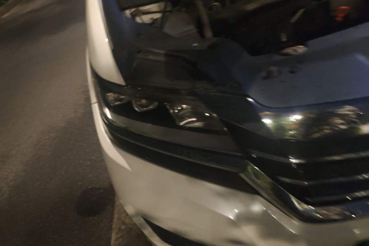 Used Honda Elysion 2016 2.4L Style Edition Right Front Headlight