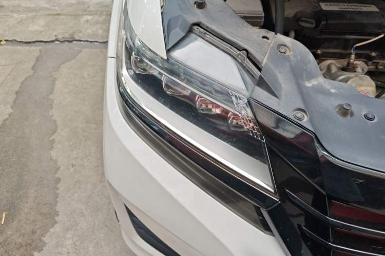 Used Honda Elysion 2016 2.4L Luxury Edition Right Front Headlight