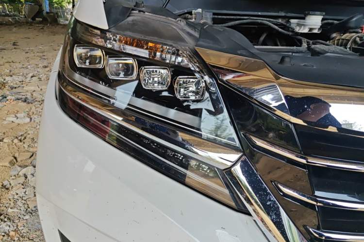 Used Honda Elysion 2016 2.4L Luxury Edition Right Front Headlight