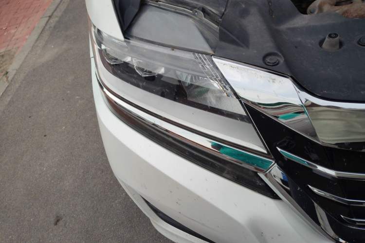 Used Honda Elysion 2016 2.4L Style Edition Right Front Headlight