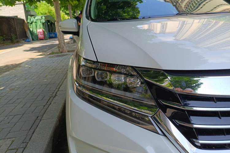 Used Honda Elysion 2016 2.4L Luxury Edition Right Front Headlight