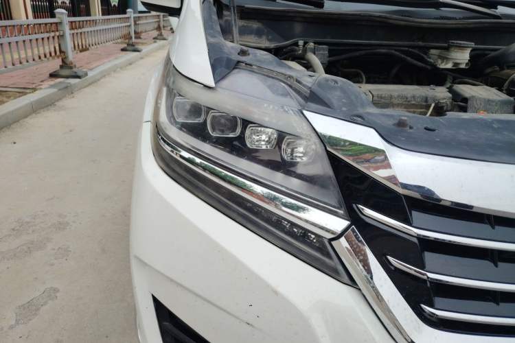 Used Honda Elysion 2016 2.4L Luxury Edition Right Front Headlight