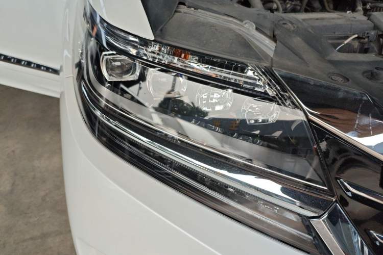 Used Honda Elysion 2016 2.4L Luxury Edition Right Front Headlight