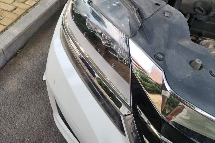 Used Honda Elysion 2016 2.4L Luxury Edition Right Front Headlight