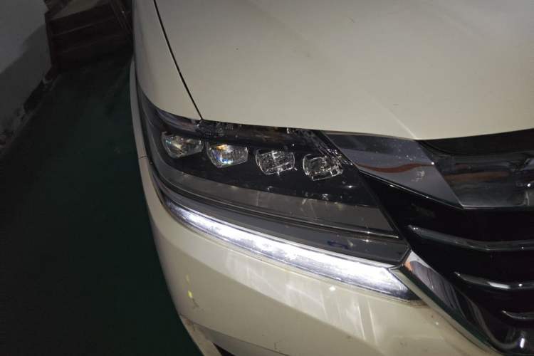 Used Honda Elysion 2016 2.4L Luxury Edition Right Front Headlight