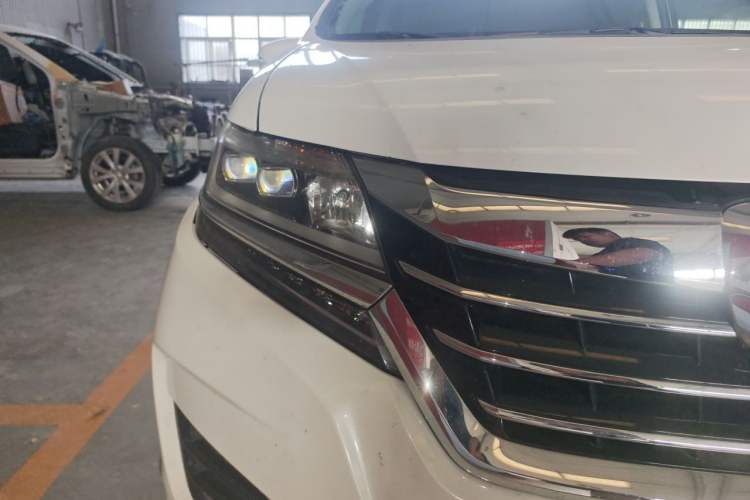 Used Honda Elysion 2016 2.4L Classic Edition Right Front Headlight