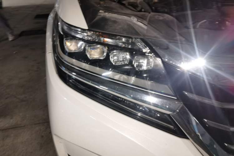 Used Honda Elysion 2016 2.4L Luxury Edition Right Front Headlight