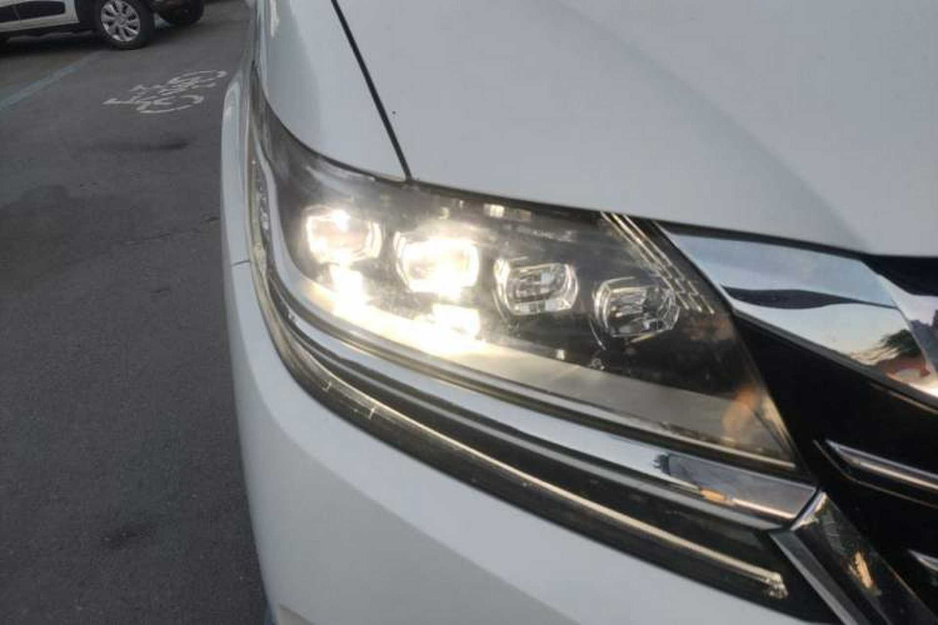 Used Honda Elysion 2016 2.4L Luxury Edition Right Front Headlight