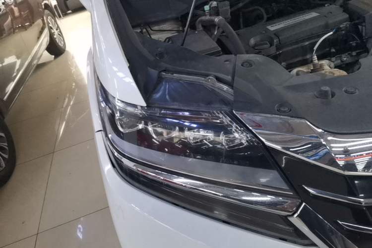 Used Honda Elysion 2016 2.4L Luxury Edition Right Front Headlight