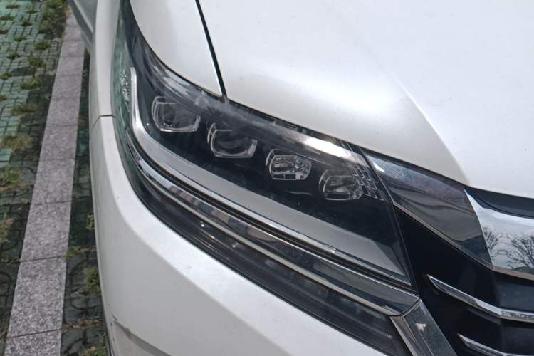 Used Honda Elysion 2016 2.4L Luxury Edition Right Front Headlight