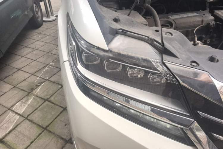 Used Honda Elysion 2016 2.4L Luxury Edition Right Front Headlight