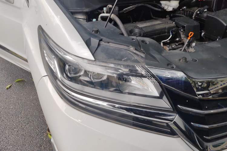 Used Honda Elysion 2016 2.4L Classic Edition Right Front Headlight