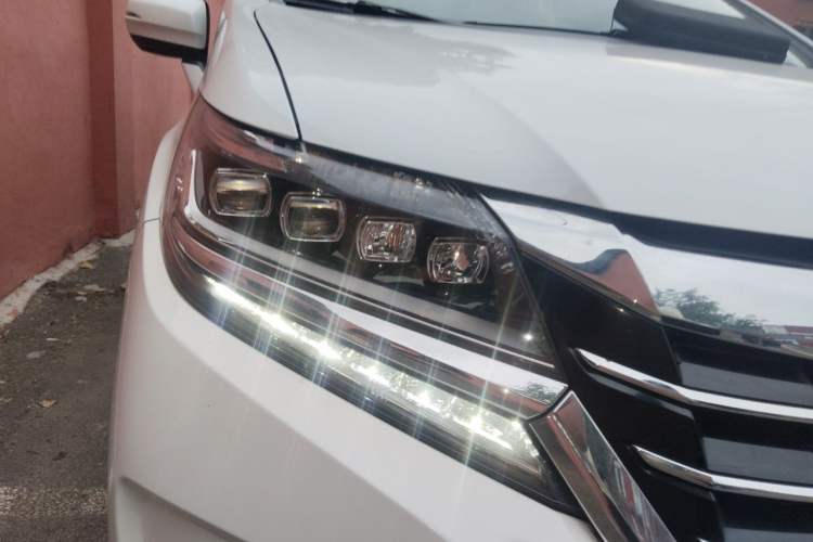 Used Honda Elysion 2016 2.4L Luxury Edition Right Front Headlight