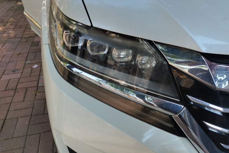 Used Honda Elysion 2016 2.4L Supreme Edition Right Front Headlight