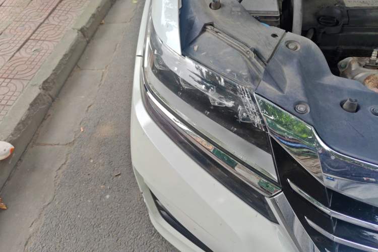 Used Honda Elysion 2016 2.4L Luxury Edition Right Front Headlight