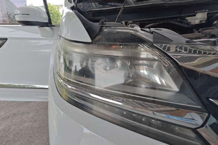 Used Honda Elysion 2016 2.4L Comfort Edition Right Front Headlight