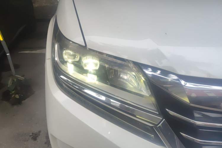 Used Honda Elysion 2016 2.4L Classic Edition Right Front Headlight