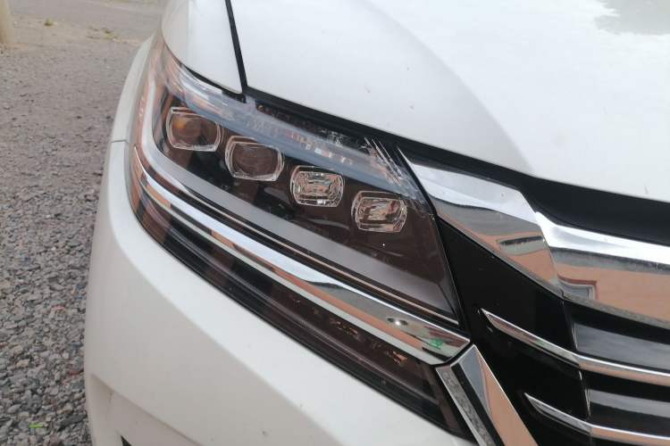 Used Honda Elysion 2016 2.4L Supreme Edition Right Front Headlight