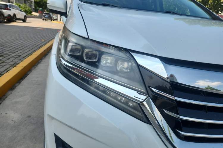 Used Honda Elysion 2016 2.4L Luxury Edition Right Front Headlight
