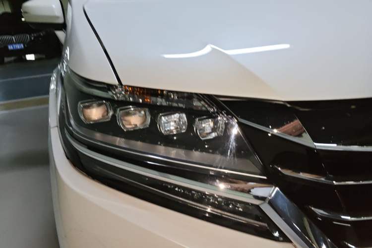 Used Honda Elysion 2016 2.4L Supreme Edition Right Front Headlight