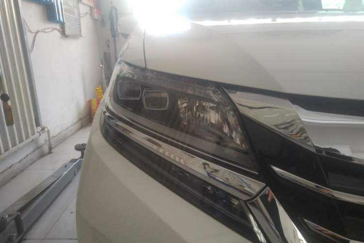 Used Honda Elysion 2016 2.4L Classic Edition Right Front Headlight