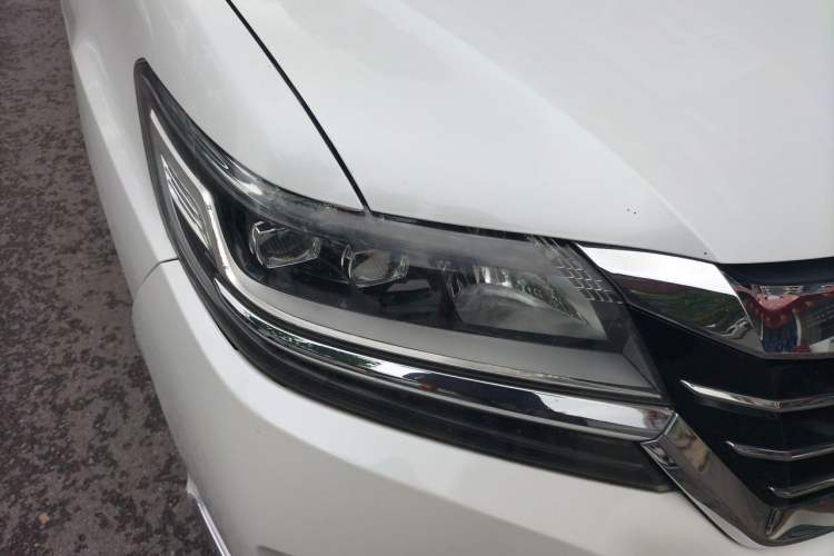 Used Honda Elysion 2016 2.4L Style Edition Right Front Headlight