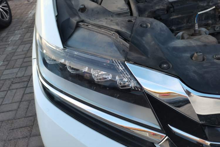 Used Honda Elysion 2016 2.4L Luxury Edition Right Front Headlight