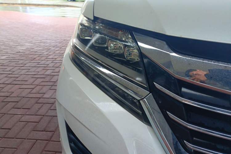 Used Honda Elysion 2016 2.4L Style Edition Right Front Headlight