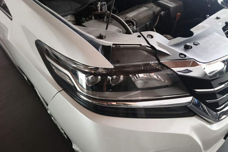 Used Honda Elysion 2016 2.4L Classic Edition Right Front Headlight