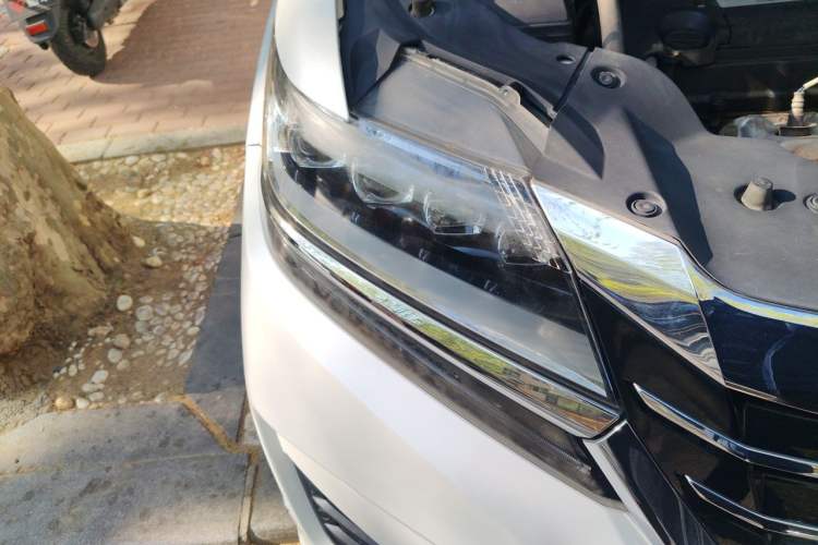 Used Honda Elysion 2016 2.4L Luxury Edition Right Front Headlight