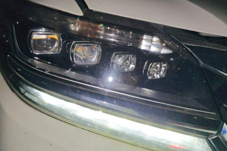Used Honda Elysion 2016 2.4L Luxury Edition Right Front Headlight