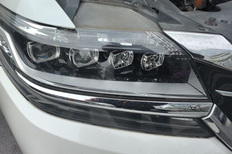 Used Honda Elysion 2016 2.4L Supreme Edition Right Front Headlight