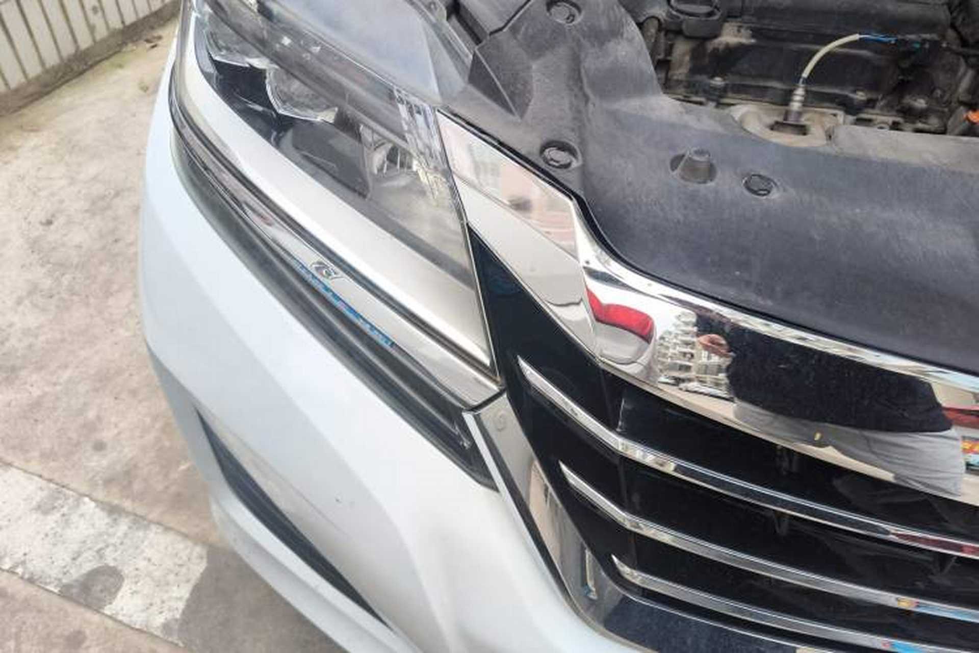 Used Honda Elysion 2016 2.4L Style Edition Right Front Headlight