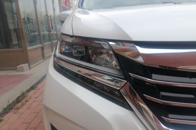 Used Honda Elysion 2016 2.4L Classic Edition Right Front Headlight