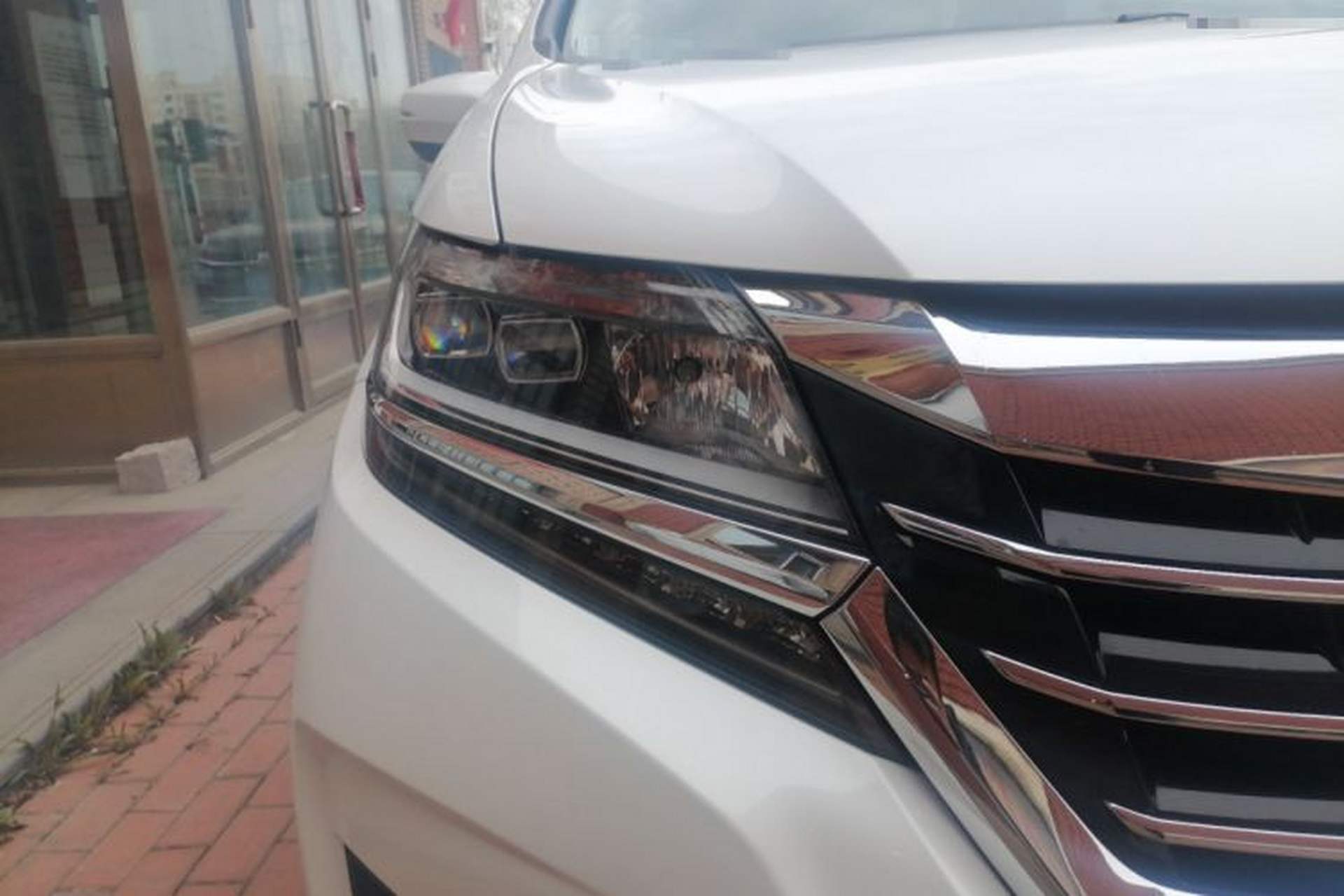 Used Honda Elysion 2016 2.4L Classic Edition Right Front Headlight