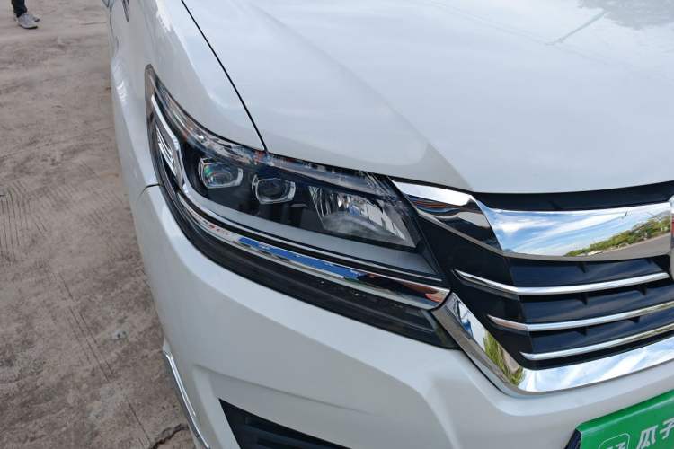 Used Honda Elysion 2016 2.4L Style Edition Right Front Headlight