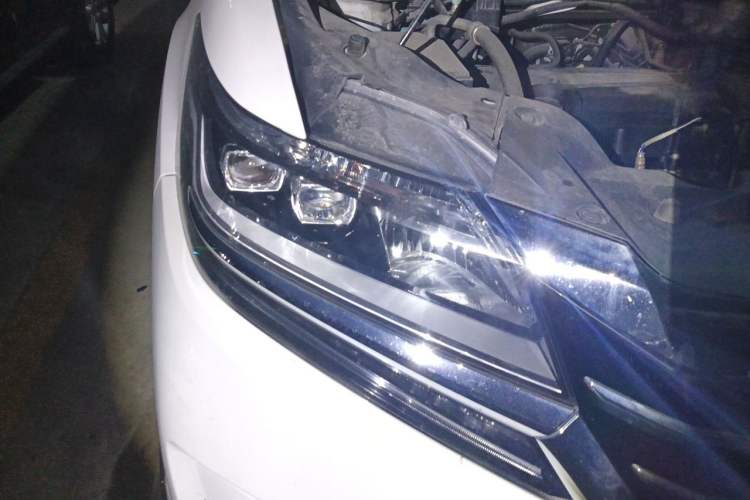 Used Honda Elysion 2016 2.4L Style Edition Right Front Headlight