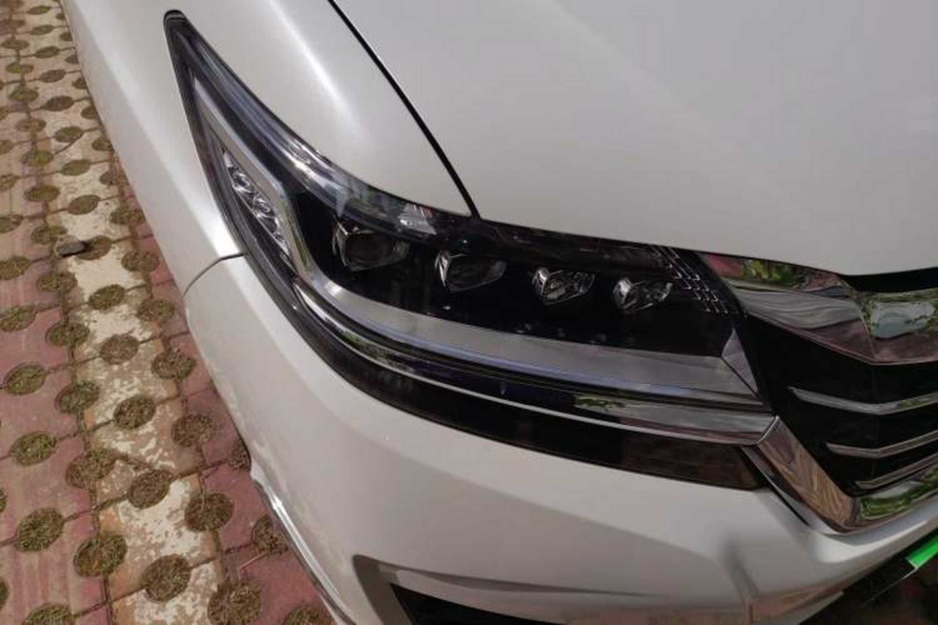 Used Honda Elysion 2016 2.4L Supreme Edition Right Front Headlight