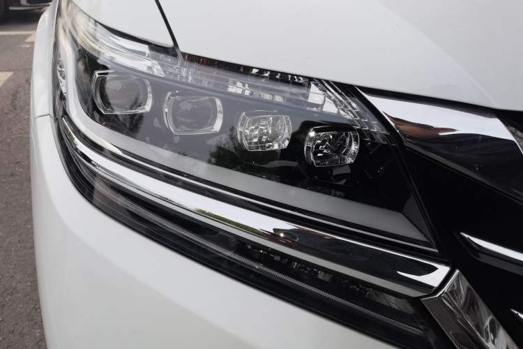 Used Honda Elysion 2016 2.4L Supreme Edition Right Front Headlight