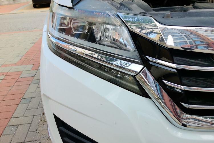 Used Honda Elysion 2016 2.4L Style Edition Right Front Headlight